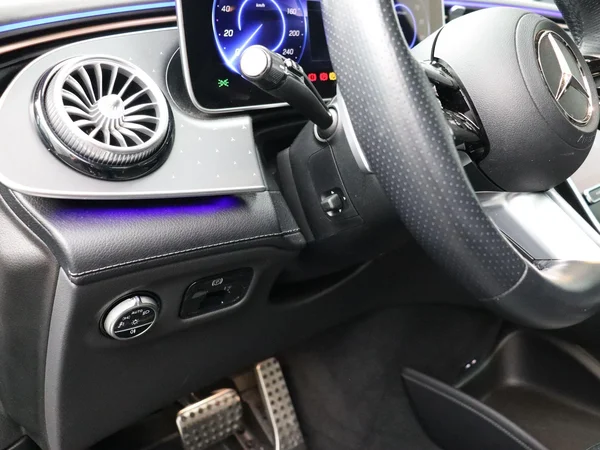 Mercedes-Benz EQE (2025) — foto 5 van 34