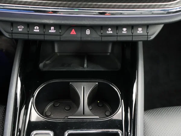 Škoda Enyaq Coupe (2022) — foto 16 van 29