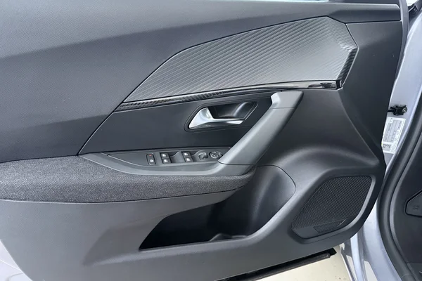 Peugeot 2008 (2025) — foto 8 van 18