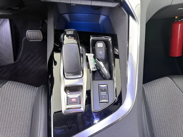 PEUGEOT 3008 (2022) — foto 4 van 27