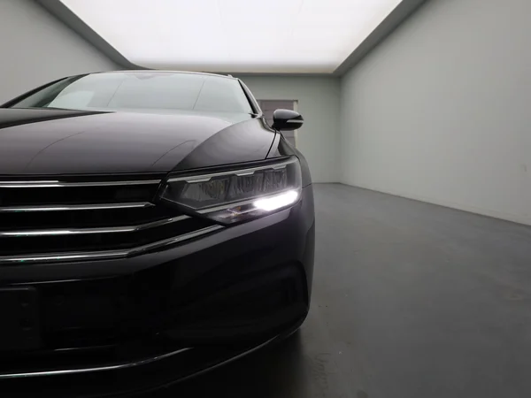 VOLKSWAGEN Passat SW (2023) — foto 13 van 18