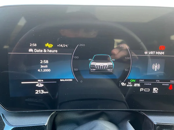 AUDI Q6 e-tron (2024) — foto 2 van 20
