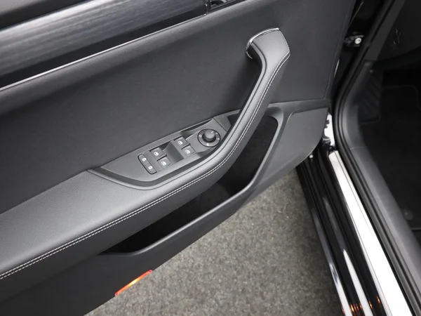 SKODA Superb Combi (2024) — foto 7 van 22