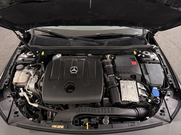MERCEDES CLA 180 (2019) — foto 6 van 26