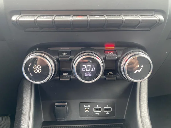 Renault Captur (2022) — foto 11 van 22