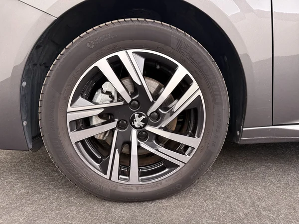 PEUGEOT 208 (2022) — foto 8 van 26