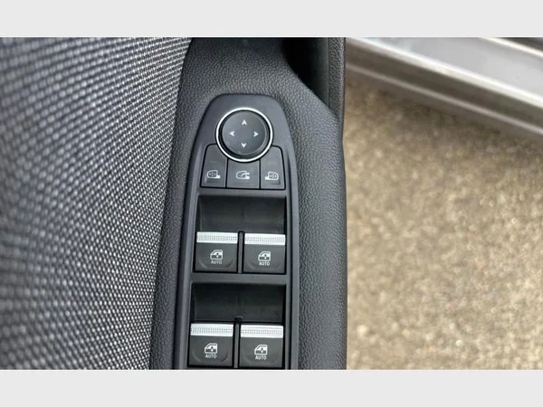 Renault Symbioz E-TECH (2025) — foto 17 van 26