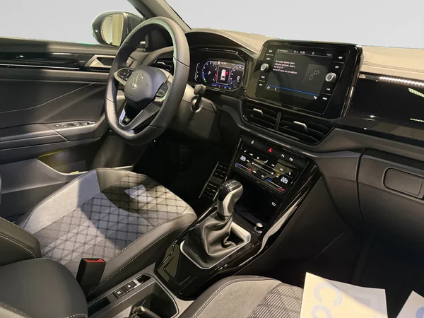 VOLKSWAGEN T-Roc (2025) — foto 12 van 16