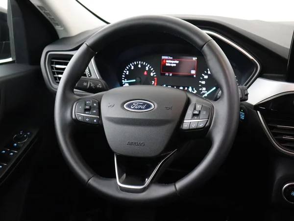 FORD Kuga (2024) — foto 14 van 28