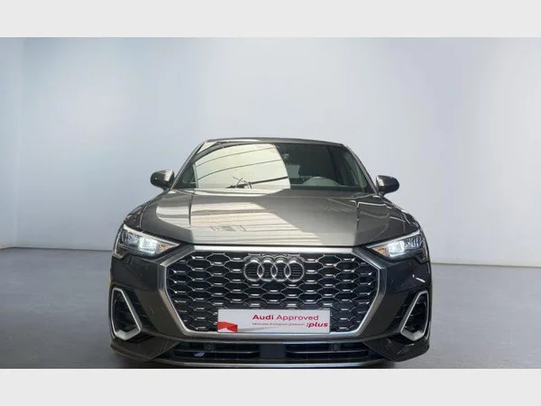 Audi Q3 Sportback (2021) — foto 12 van 25