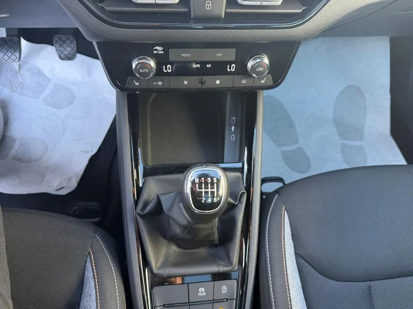 SKODA Kamiq (2024) — foto 7 van 21