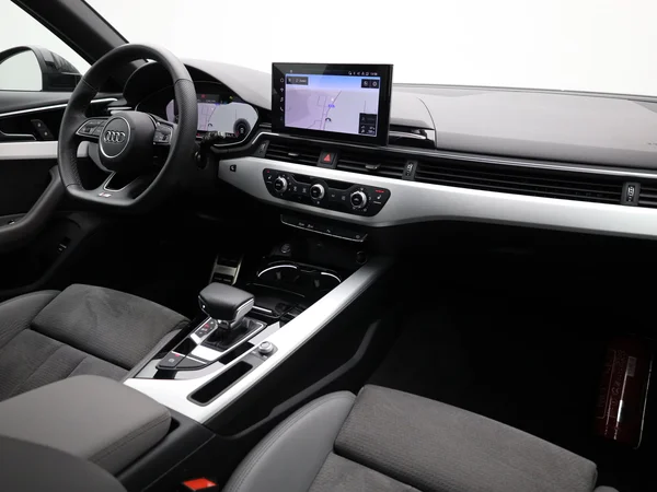 AUDI A4 Avant (2021) — foto 17 van 23