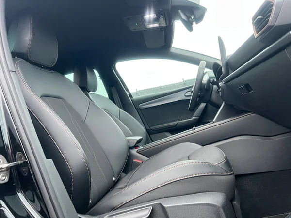 CUPRA Leon ST e-Hybrid (PHEV) (2025) — foto 6 van 25