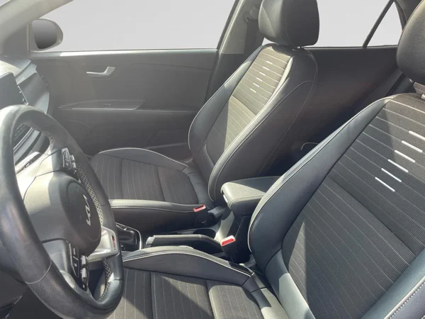 KIA Rio - 2021 (2023) — foto 16 van 20