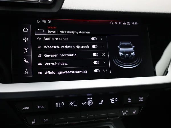AUDI A3 Sportback (2024) — foto 21 van 23