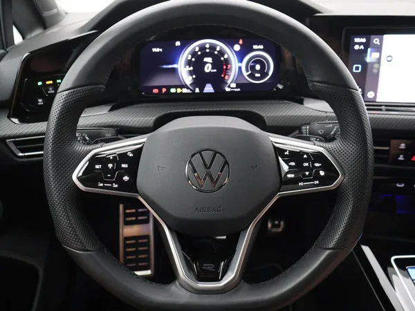Volkswagen Golf (2024) — foto 3 van 22