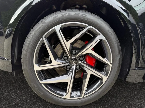 AUDI Q6 Sportback e-tron (2026) — foto 2 van 16