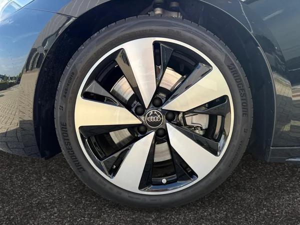 AUDI A5 Avant e-hybrid (PHEV) (2026) — foto 16 van 24