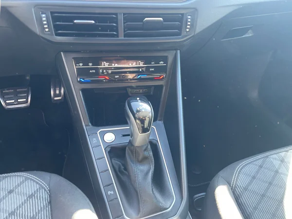 VOLKSWAGEN Polo (2022) — foto 19 van 20