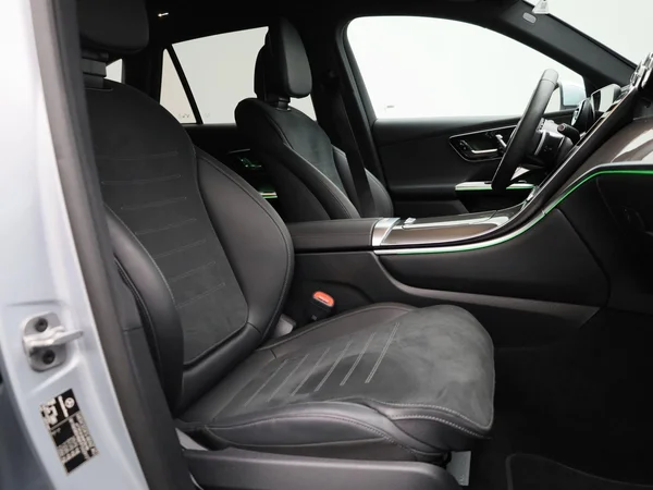 Mercedes-Benz GLC (2025) — foto 35 van 49
