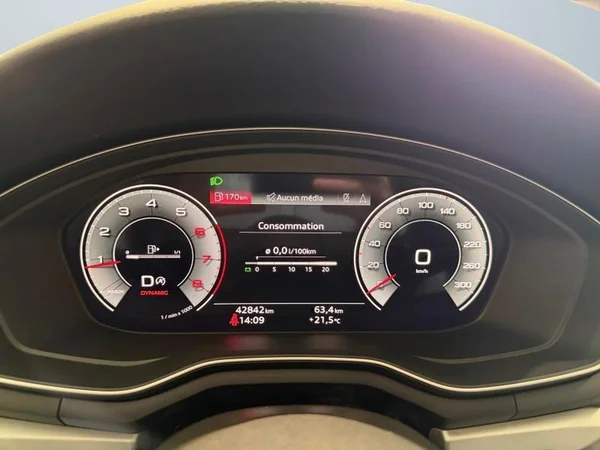 AUDI A4 (2022) — foto 8 van 28
