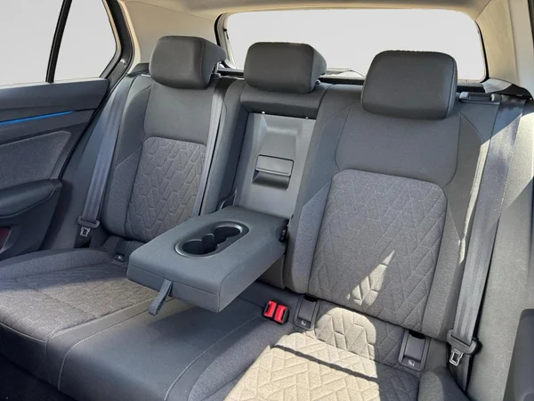 VOLKSWAGEN Golf VIII (2026) — foto 21 van 24