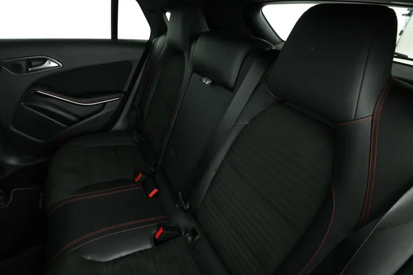 Mercedes-Benz CLA-Klasse (2019) — foto 5 van 16