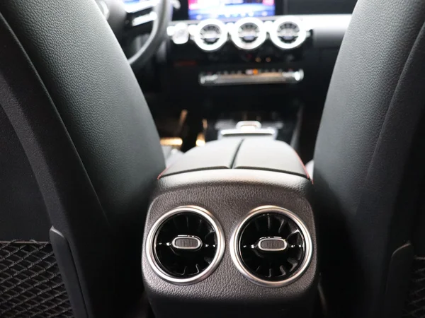 Mercedes-Benz A-Klasse (2024) — foto 9 van 24