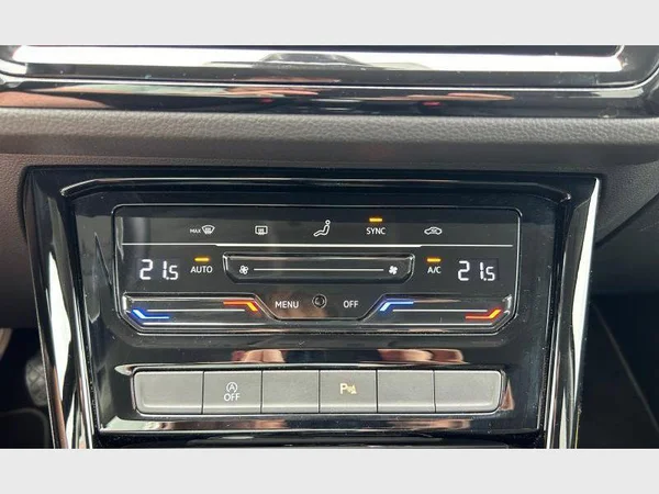 Volkswagen TOURAN (2024) — foto 13 van 29