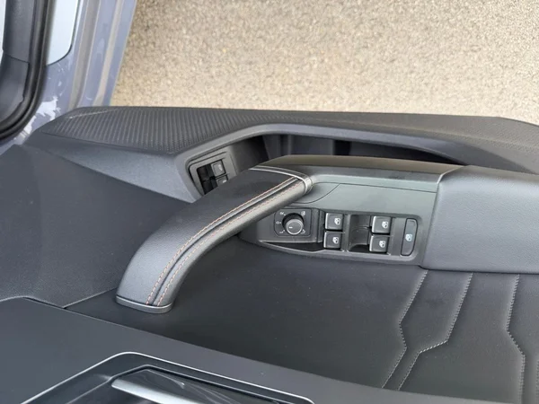 CUPRA Leon ST e-Hybrid (PHEV) (2023) — foto 9 van 21