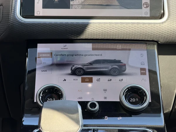 Land Rover Range Rover Velar (2022) — foto 16 van 28