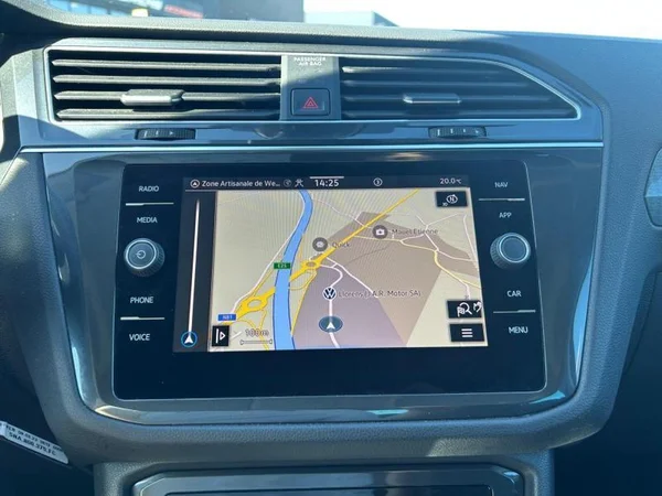 VOLKSWAGEN Tiguan (2023) — foto 8 van 31