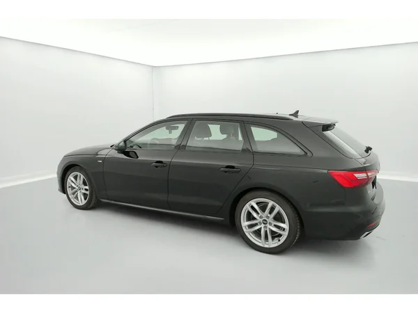 AUDI A4 Avant (2023) — foto 32 van 36