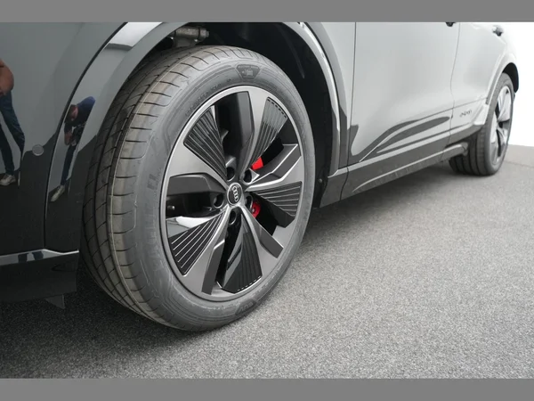 AUDI Q6 e-tron (2025) — foto 44 van 46