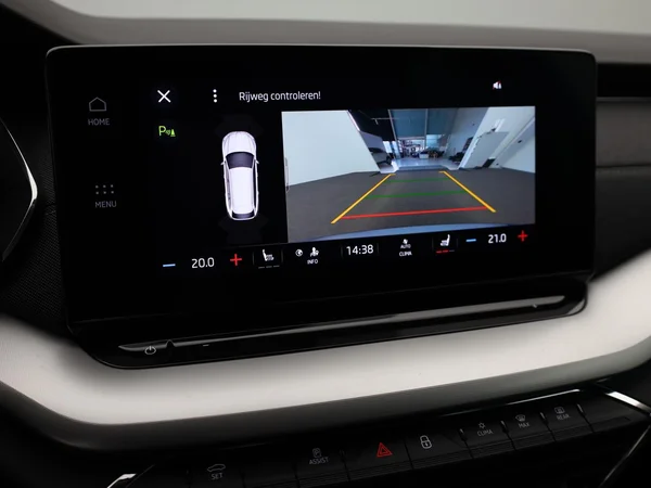 SKODA Octavia Combi (2021) — foto 14 van 21