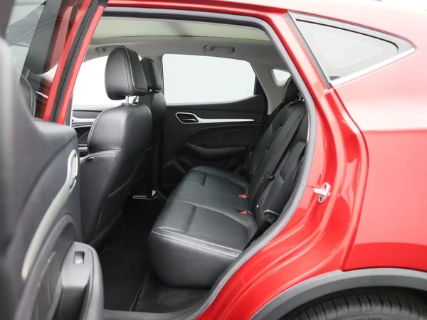 MG ZS EV (2021) — foto 2 van 42