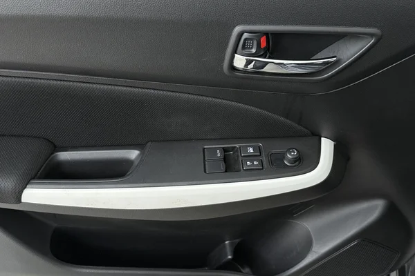 Suzuki Swift (2021) — foto 7 van 21