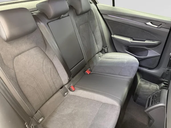 VOLKSWAGEN Golf VIII (2026) — foto 7 van 21