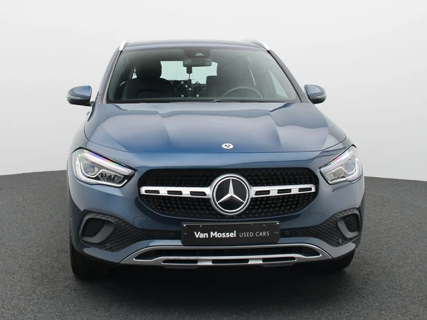 Mercedes-Benz GLA (2022) — foto 18 van 24