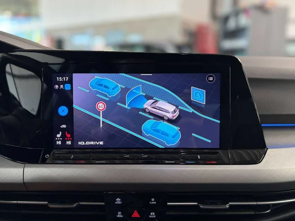 Volkswagen Golf Variant (2022) — foto 9 van 20