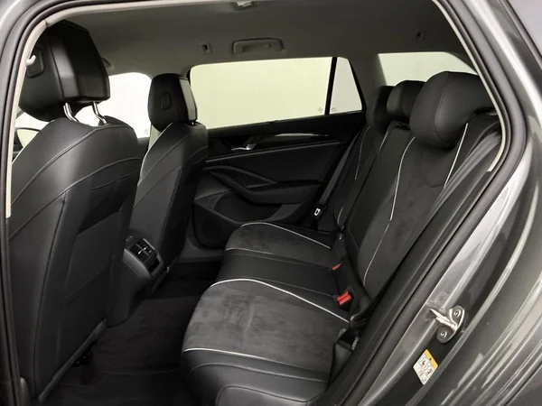 VOLKSWAGEN Passat SW (2025) — foto 7 van 19