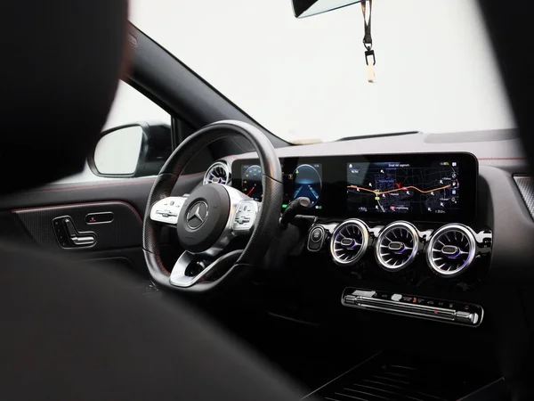 Mercedes-Benz EQA (2021) — foto 38 van 48