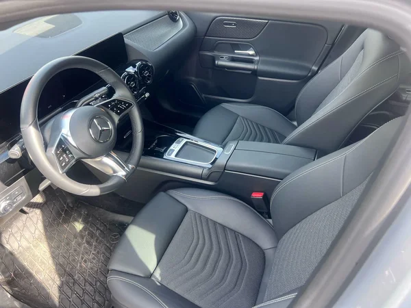 Mercedes-Benz GLA (2025) — foto 2 van 17
