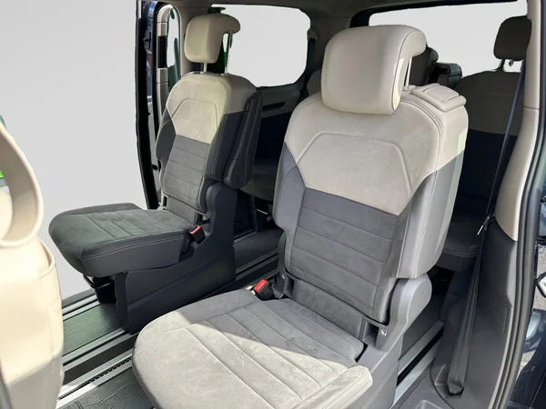 VOLKSWAGEN Multivan T7 Long (2024) — foto 10 van 24