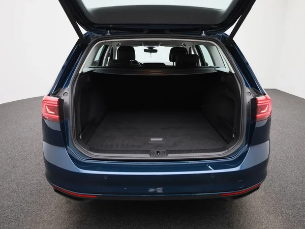 Volkswagen Passat (2022) — foto 5 van 44