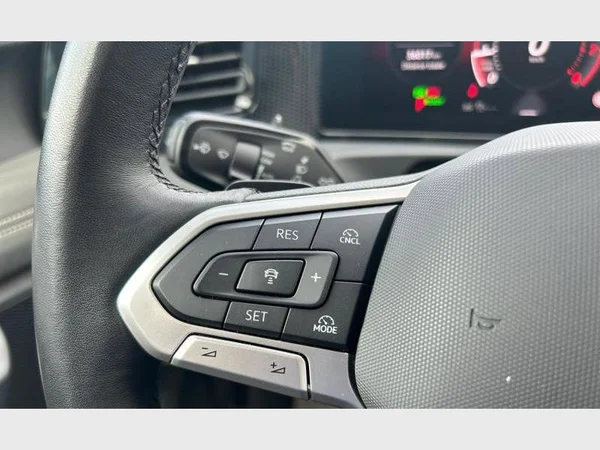 Volkswagen Tiguan (2024) — foto 16 van 29