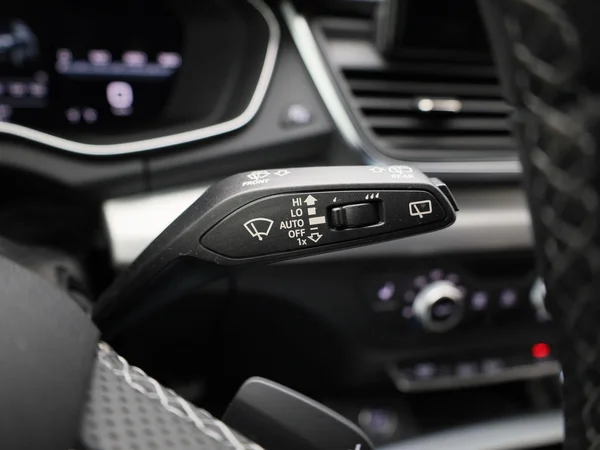 Audi Q5 (2023) — foto 13 van 44