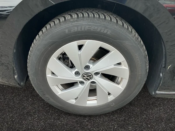 VOLKSWAGEN Passat SW (2024) — foto 7 van 25