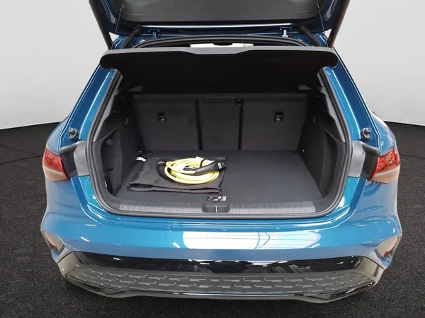 AUDI A3 Sportback PHEV (2024) — foto 14 van 15