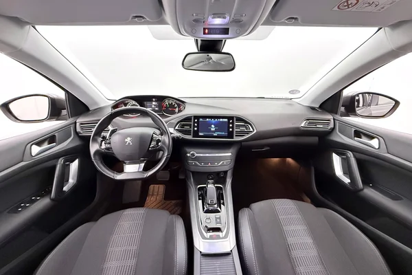 Peugeot 308 (2021) — foto 13 van 36